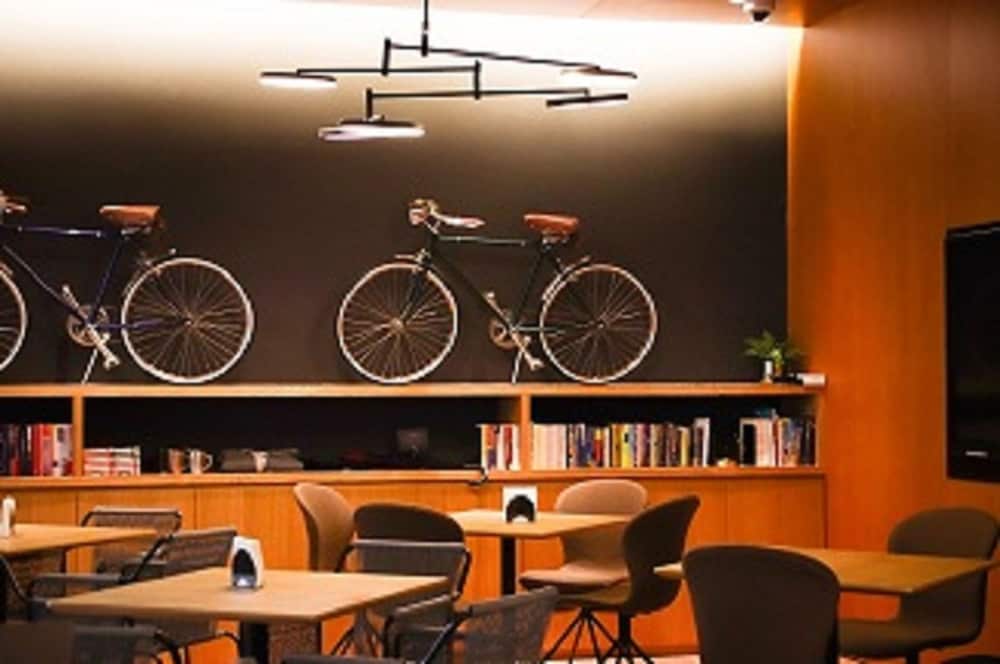 Restaurant-cafeteria