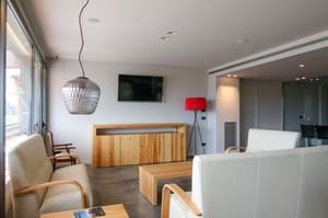 thumbnail: Bar (on property)