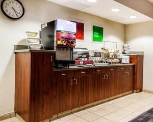 thumbnail: Breakfast area