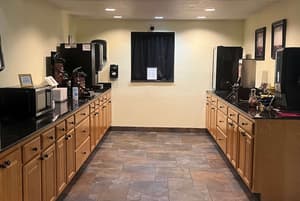 thumbnail: Breakfast area