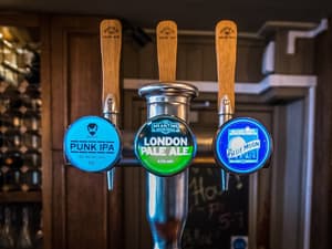 thumbnail: Bar (on property)