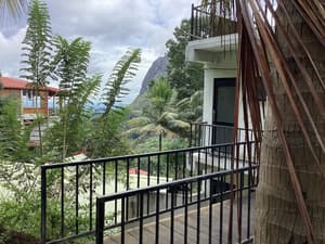 thumbnail: Exterior