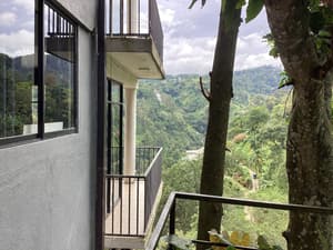 thumbnail: Front of property