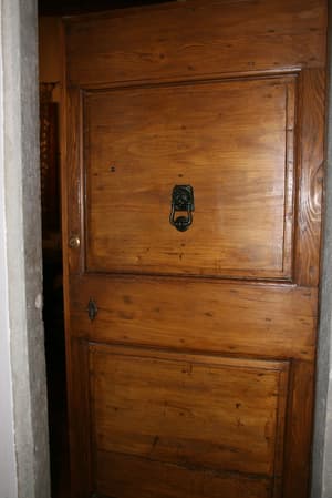 thumbnail: Interior entrance