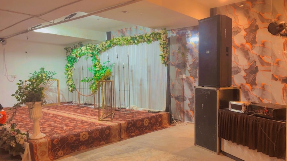 Banquet hall