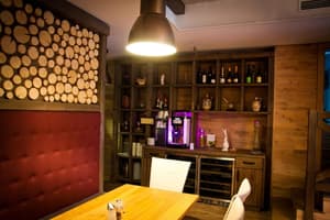 thumbnail: Bar (on property)