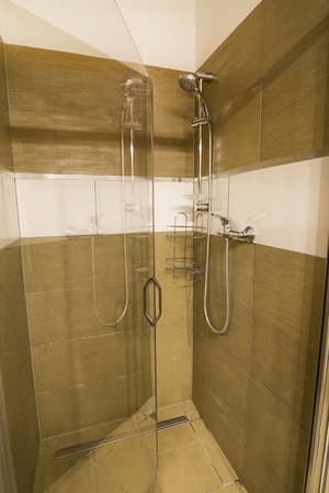 thumbnail: Bathroom shower