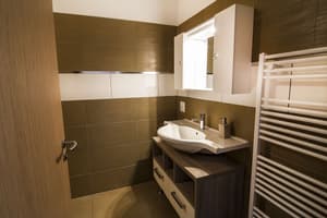 thumbnail: Bathroom sink