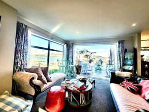 thumbnail: Living area
