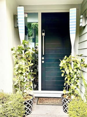 thumbnail: Front of property