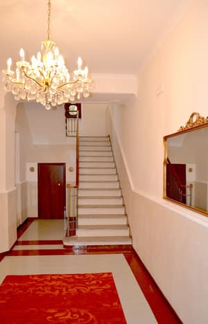 thumbnail: Interior entrance