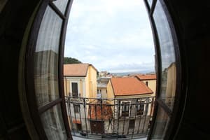 thumbnail: Exterior detail
