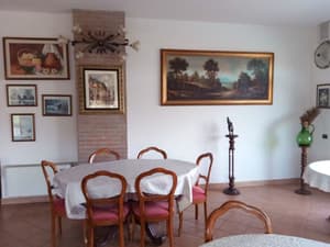 thumbnail: Breakfast area
