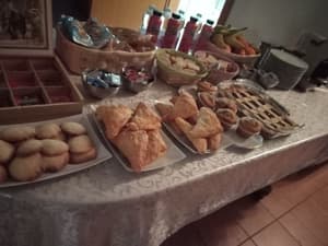 thumbnail: Breakfast area