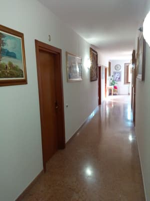 thumbnail: Hallway
