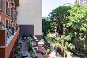thumbnail: Terrace/patio