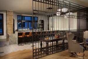 thumbnail: Bar (on property)