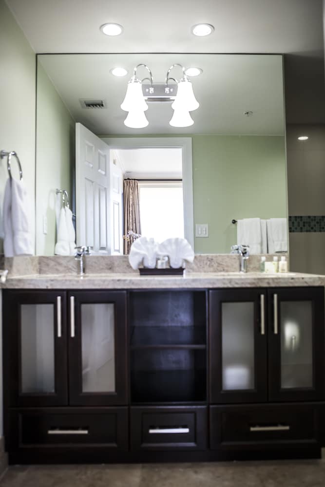 Bathroom sink