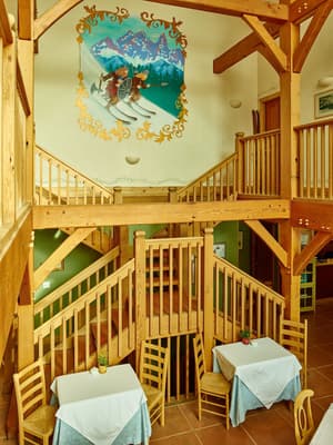 thumbnail: Lobby sitting area