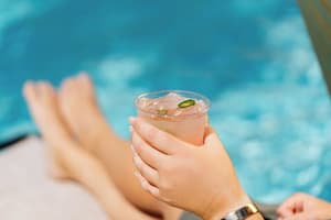 thumbnail: Poolside bar