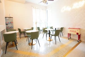 thumbnail: Breakfast area