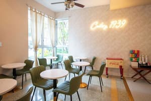 thumbnail: Breakfast area