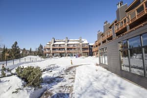 thumbnail: Front of property