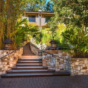 thumbnail: Property grounds