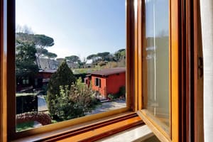 thumbnail: Courtyard view