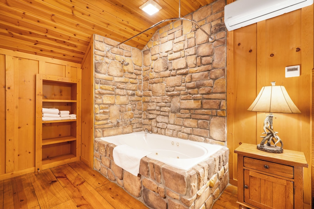 Jetted tub