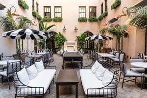 thumbnail: Bar (on property)