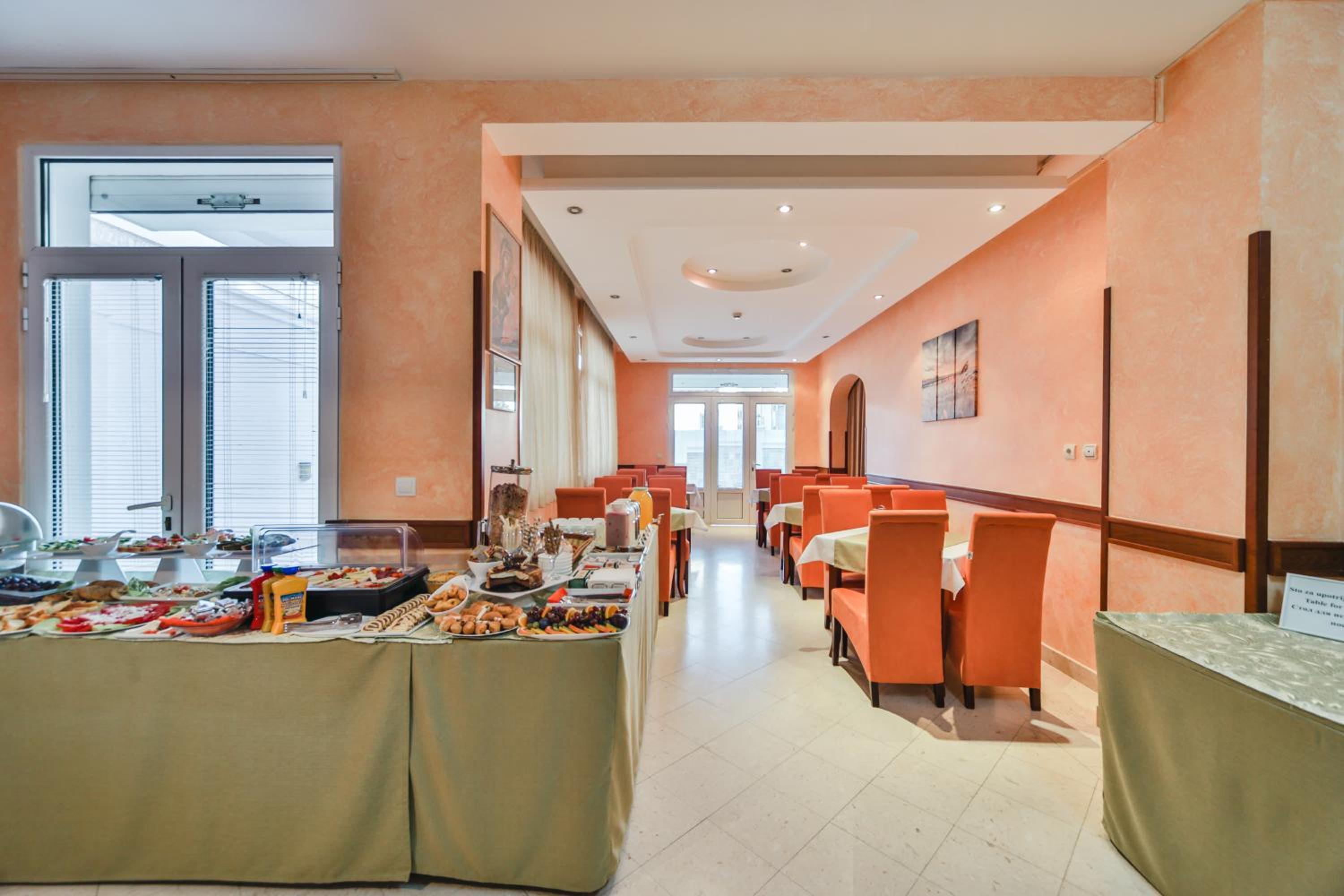 Restaurant-cafeteria
