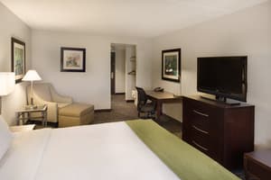 thumbnail: Guest Room
