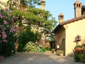 thumbnail: Exterior