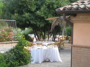 thumbnail: Outdoor dining