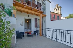 thumbnail: Balcony