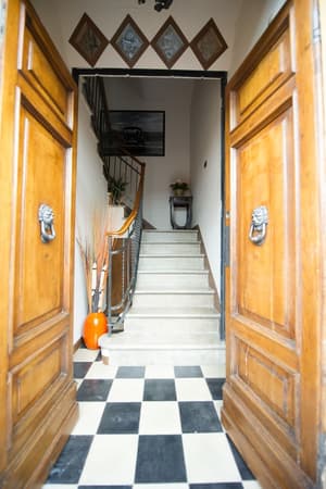 thumbnail: Interior entrance