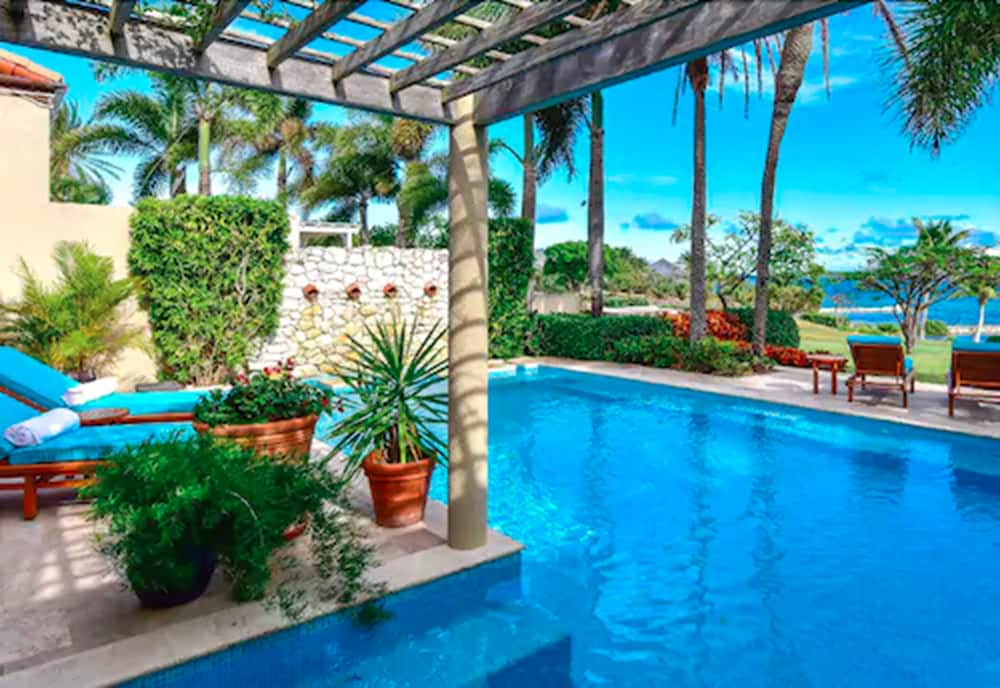 Private pool