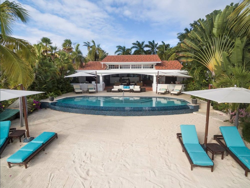 Private pool