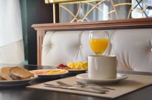 thumbnail: Breakfast area