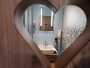 thumbnail: Room amenity