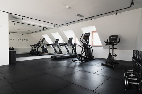 Top floor gym with many training possibilities
