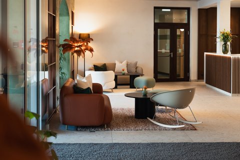 Warm, inviting atmosphere in the hotel lobby