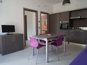 thumbnail: Front of property