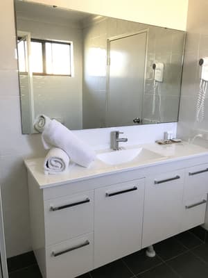 thumbnail: Bathroom sink