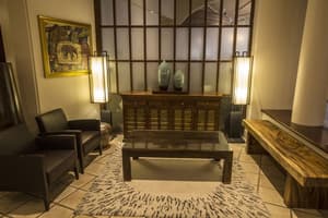thumbnail: Lobby sitting area