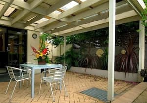 thumbnail: Outdoor dining