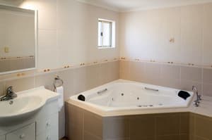thumbnail: Jetted tub