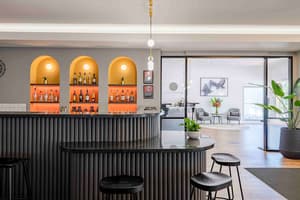 thumbnail: Bar (on property)