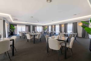 thumbnail: Restaurant